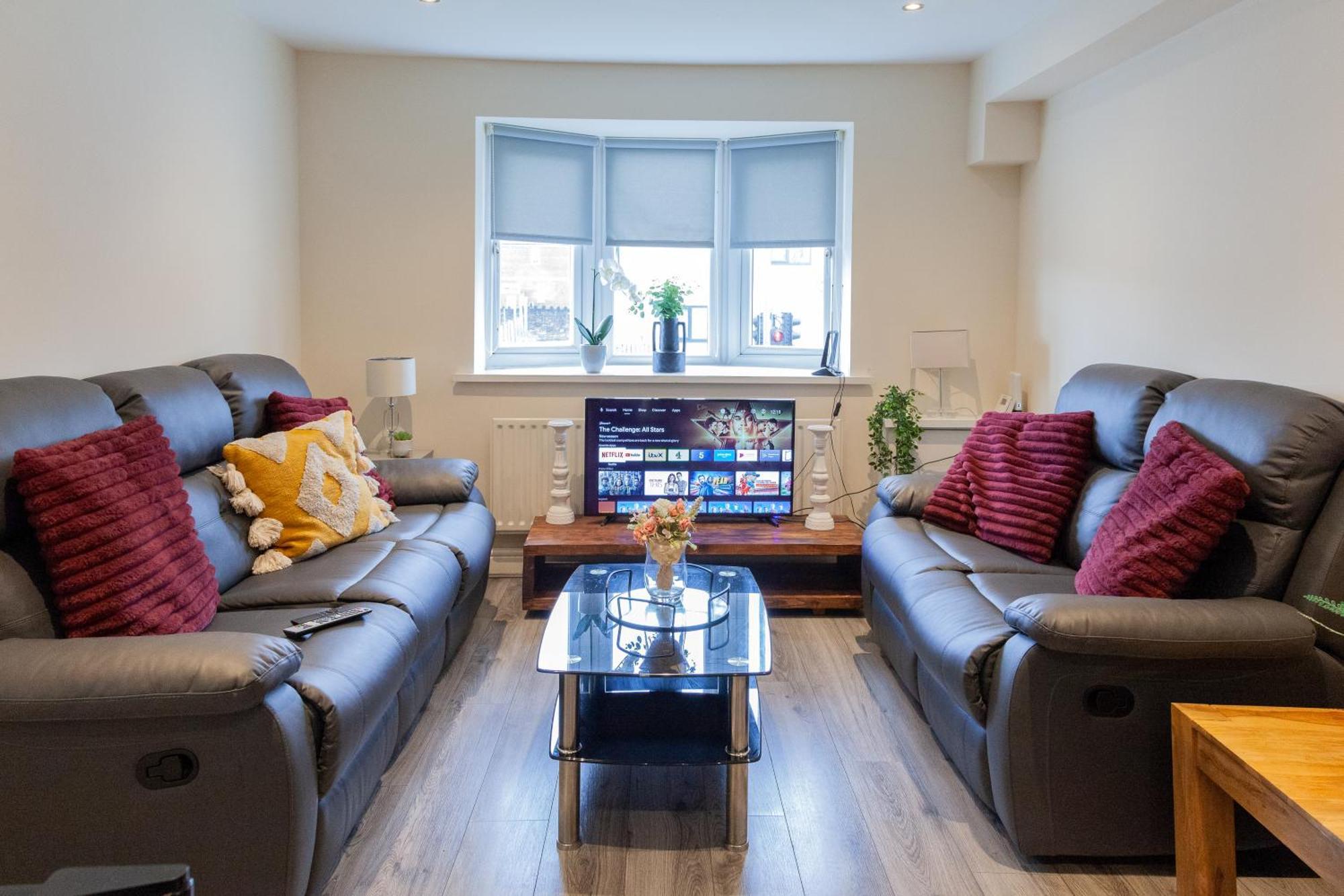 Pinfold Court Apartments نوزلي المظهر الخارجي الصورة