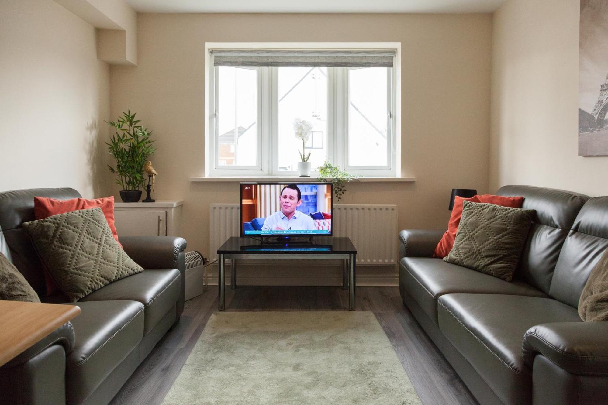Pinfold Court Apartments نوزلي المظهر الخارجي الصورة