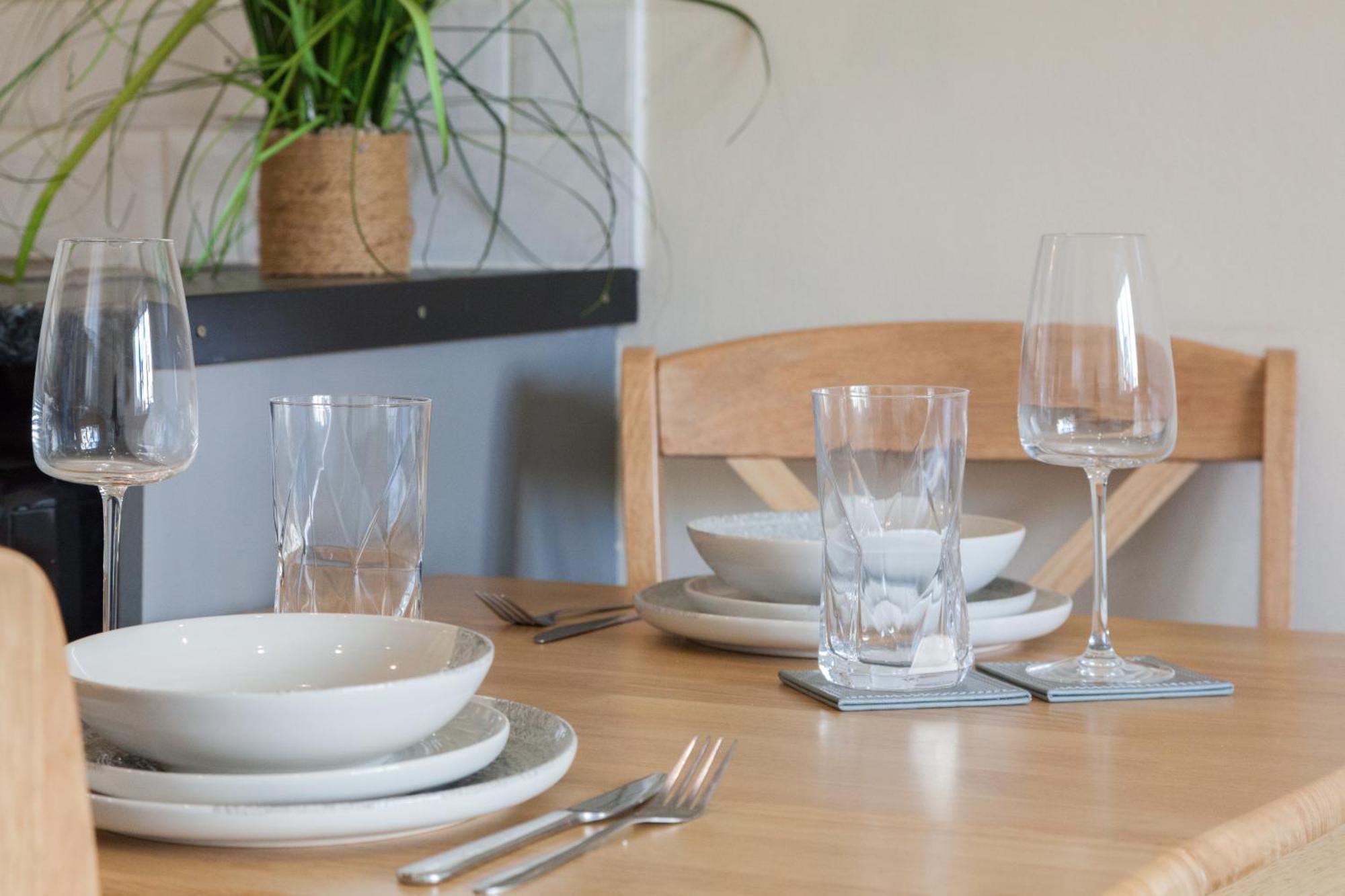 Pinfold Court Apartments نوزلي المظهر الخارجي الصورة