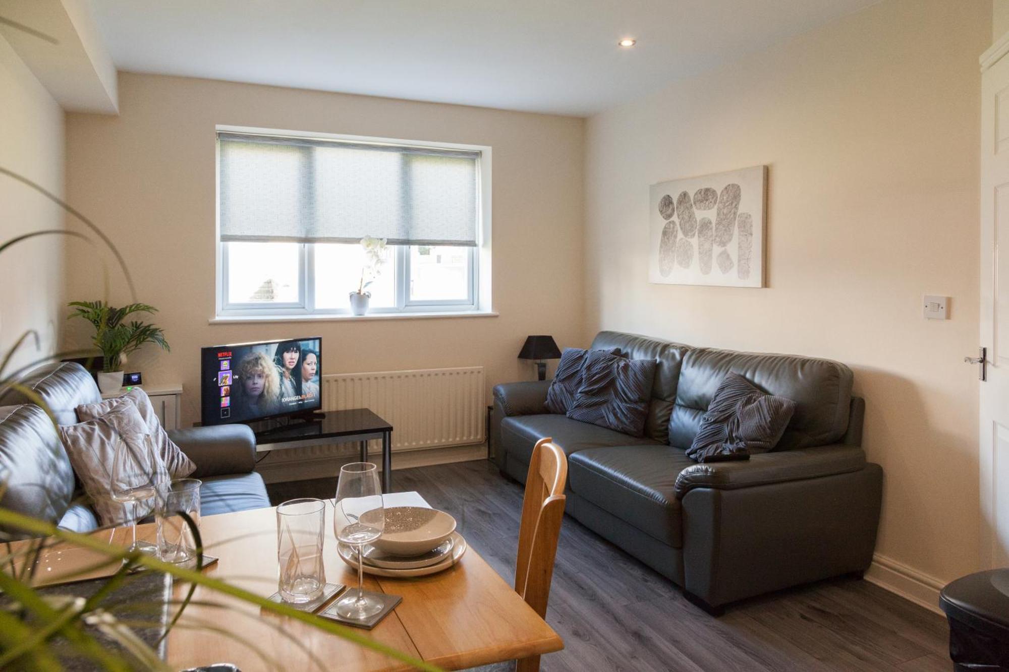 Pinfold Court Apartments نوزلي المظهر الخارجي الصورة